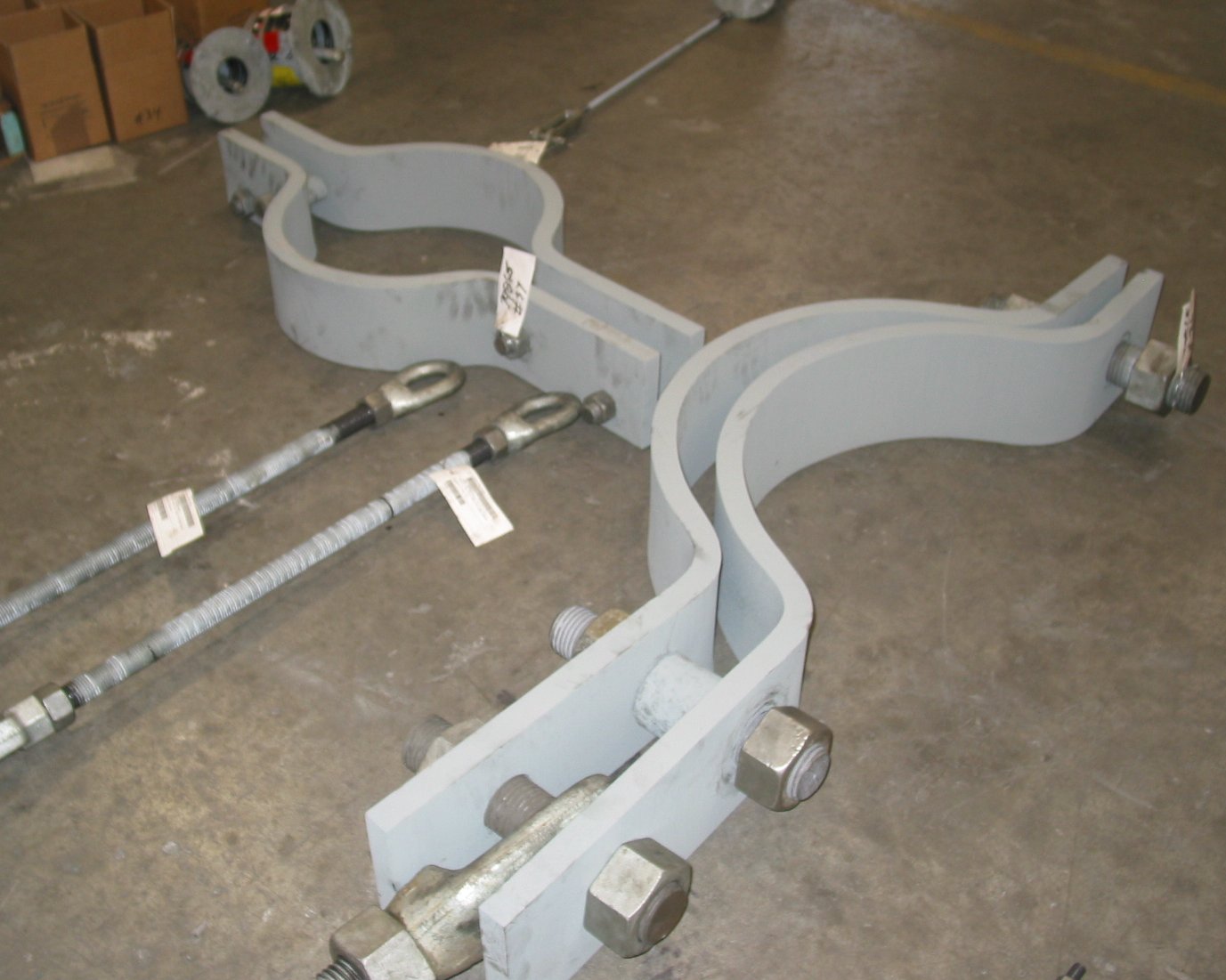 Three-Bolt Pipe Clamp and Riser Clamps Capable of Supporting both Horizontal and Vertical Piping